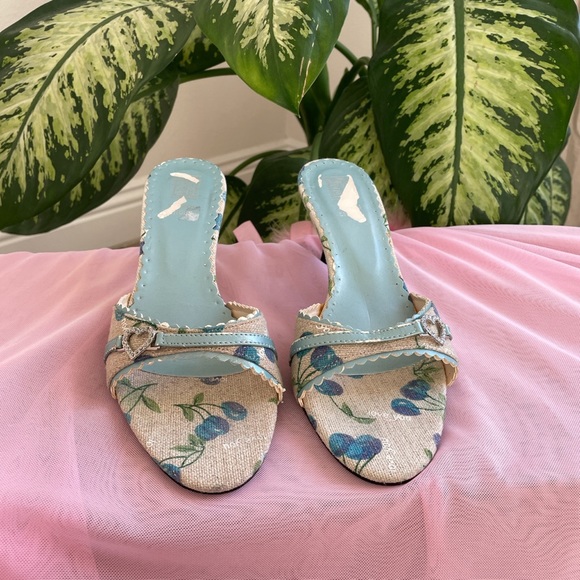 Y2K Heels - Picture 2 of 4